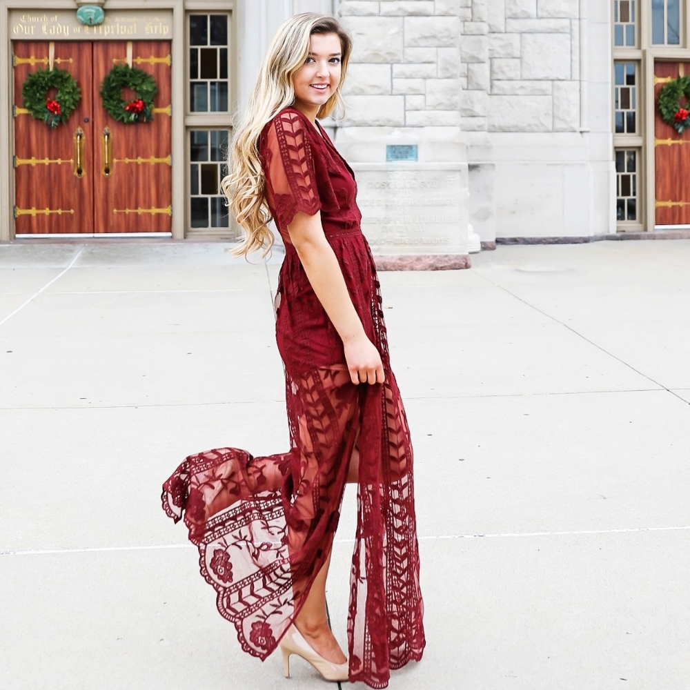 Fashionable Sheer Lace V-neck Backless Elegant Maxi Dress